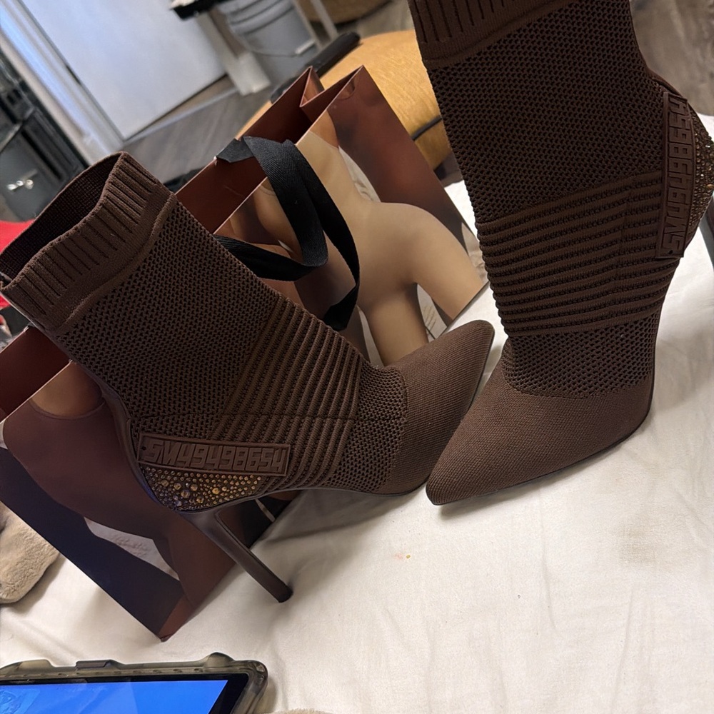 Steve Madden Chocolate Textured Heeled Boots